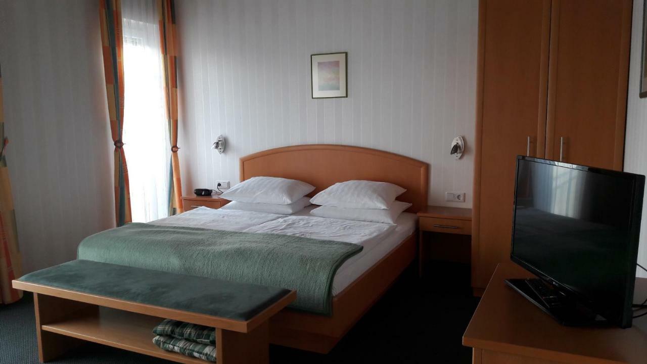 Bed and Breakfast Gastehaus Moser Подерсдорф-ам-Зе Екстер'єр фото