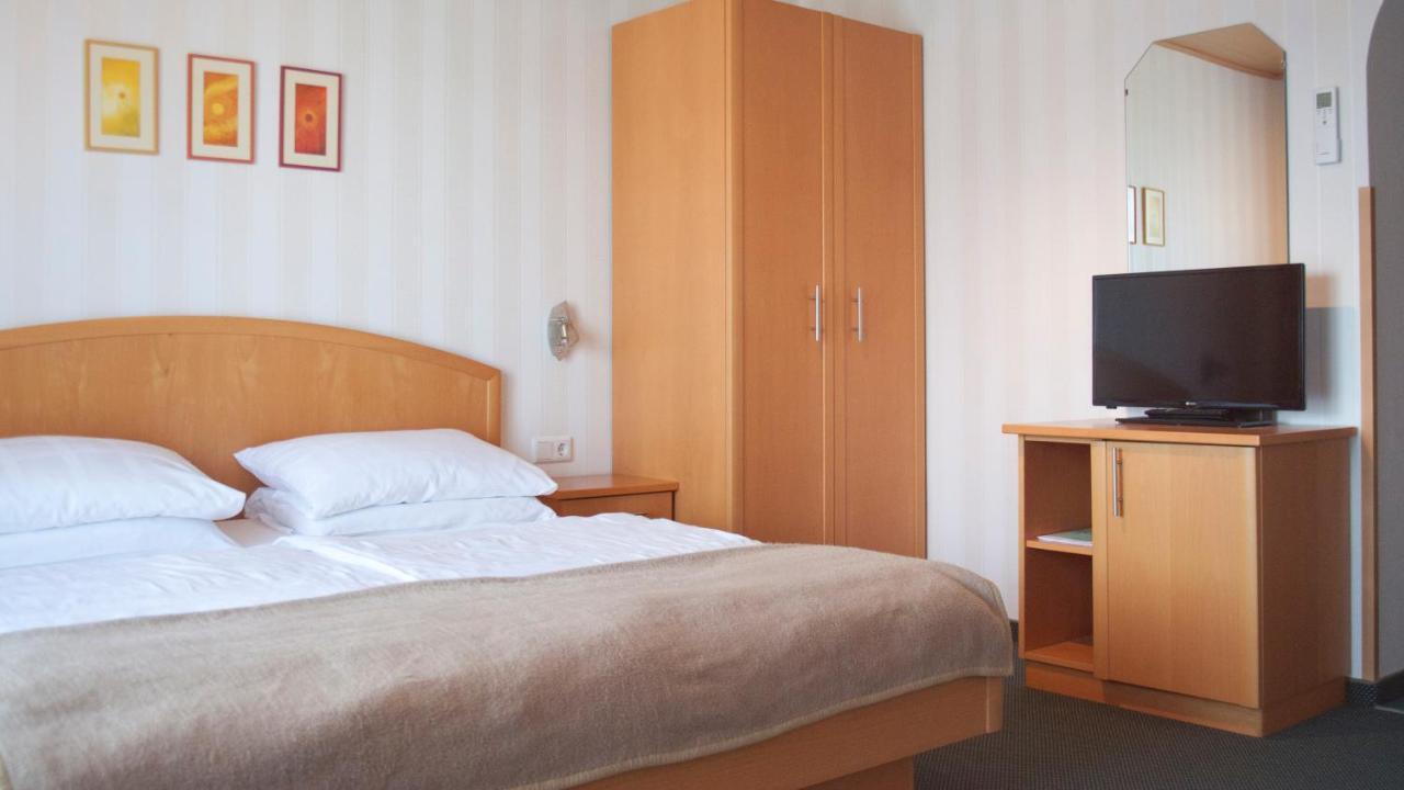 Bed and Breakfast Gastehaus Moser Подерсдорф-ам-Зе Екстер'єр фото